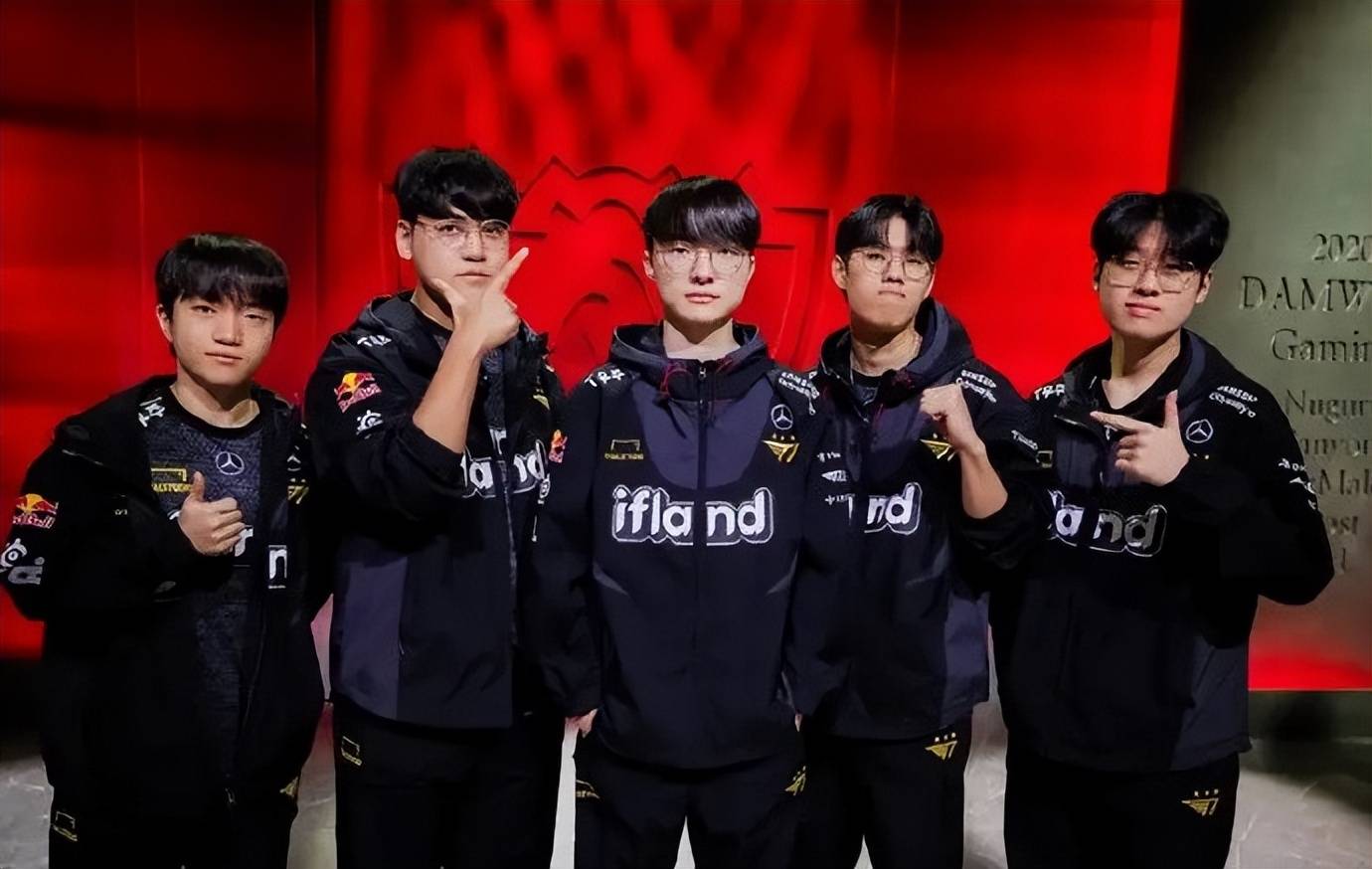 FNC翻盘FLY，Faker开启传奇时刻焦点之战全球总决赛，技惊四座